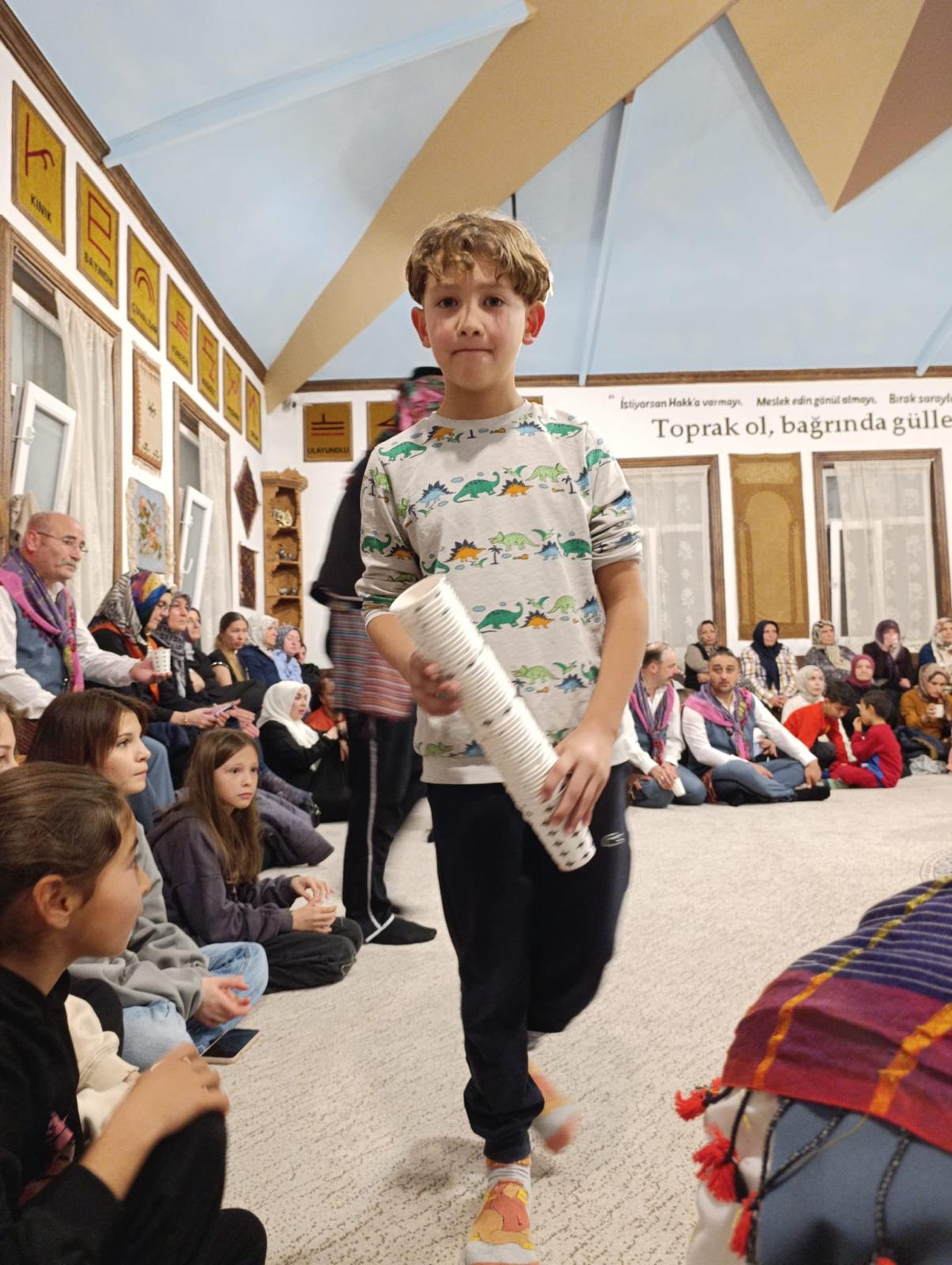 Hizmette Yarışan Yarenler 1